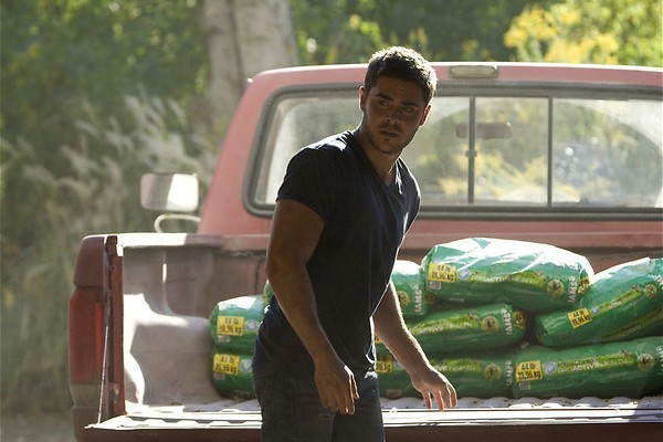 Foto brengt Zac Efron geluk