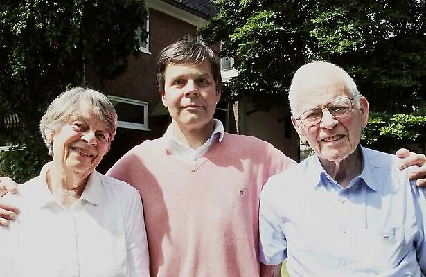 Kees Vliegt Uit