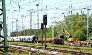 24 Stunden auf dem Güterbahnhof - Buddeln, baggern, rangieren