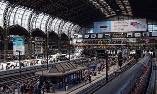 500.000 Menschen täglich - Der Hauptbahnhof zwischen Weichen und Wandelhalle