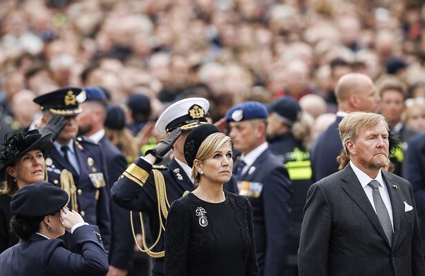  Koningin Maxima en koning Willem Alexander tijdens de Nationale Dodenherdenking op de Dam