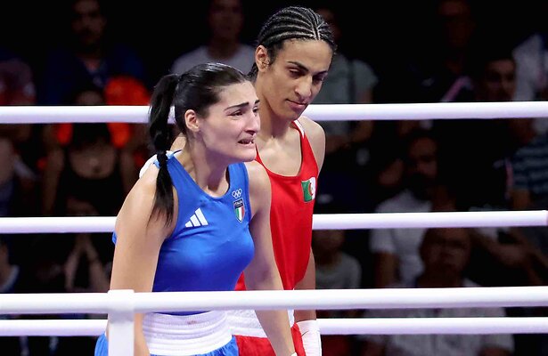Angela Carini (l) en Imane Khelif