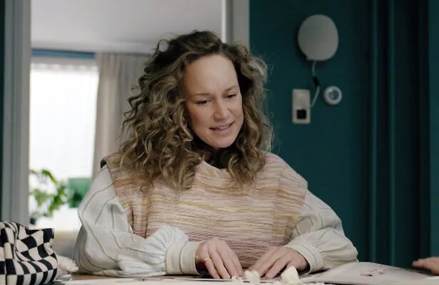Anouk Maas als Lianne in Woeste Grond