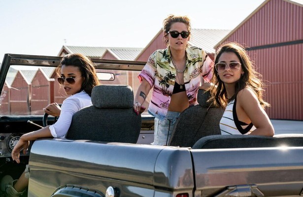 Naomi Scott, Kristen Stewart en Ella Balinska in Charlie's Angels
