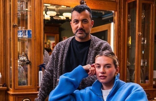 Maan met Özcan Akyol voor De Geknipte Gast