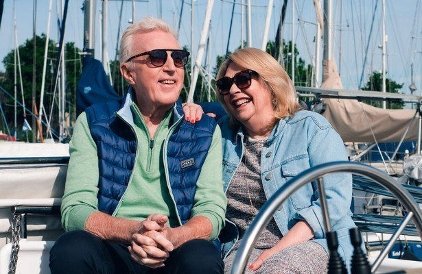 André van Duin en Janny van der Heijden voor Denkend aan Holland