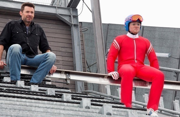 Hugh Jackman en Taron Egerton in Eddie the Eagle