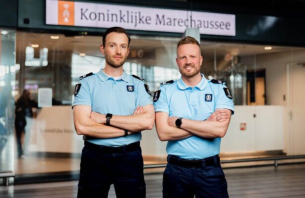 Jeffrey en Alex voor Schiphol Airport
