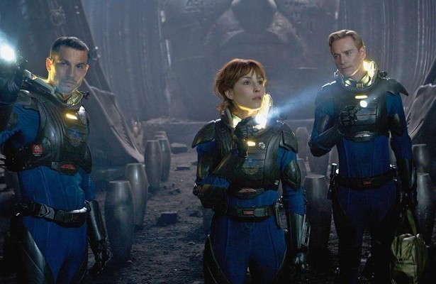 Logan Marshal-Green, Noomi Rapace en Michael Fassbender in Prometheus