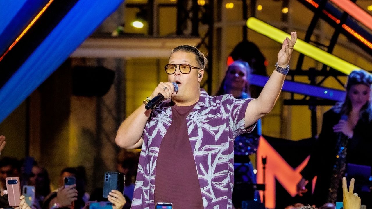 Rutger van Barneveld en Jannes stralen tijdens Muziekfeest op het Plein