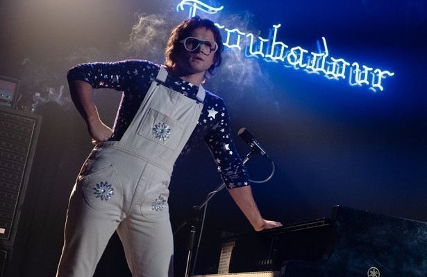 Taron Egerton als Elton John in Rocketman