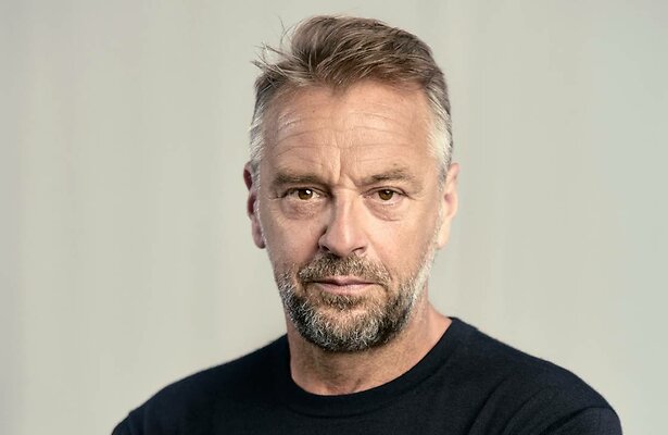 Presentator en acteur Tom Waes.