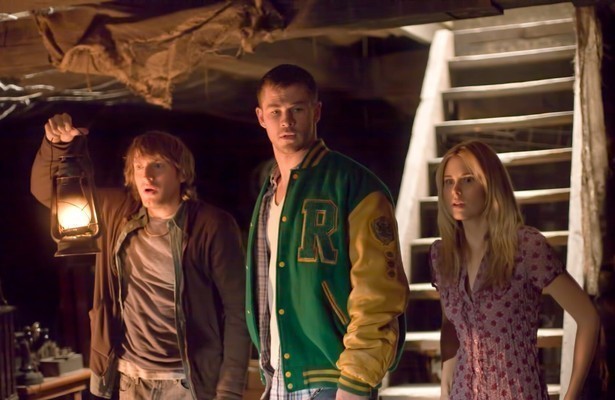 Fran Kranz, Chris Hemsworth en Anna Hutchison in The Cabin in the Woods