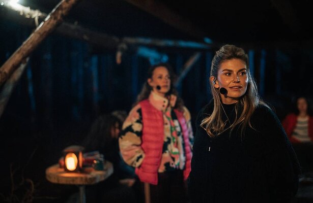 Anouk Maas en Roxeanne Hazes in The Passion Hemelvaart.