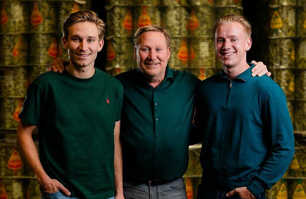Vader Oos met zoons Silvian en Camiel, de familie Kesbeke.