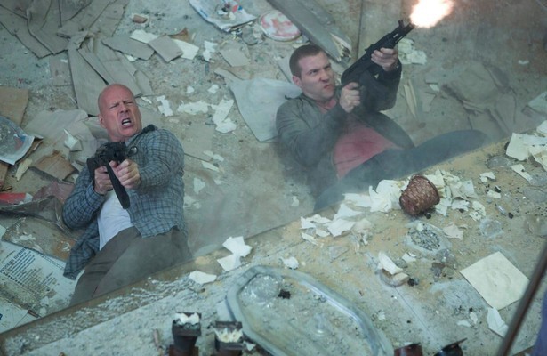 Bruce Willis en Jai Courtney in A Good Day to Die Hard