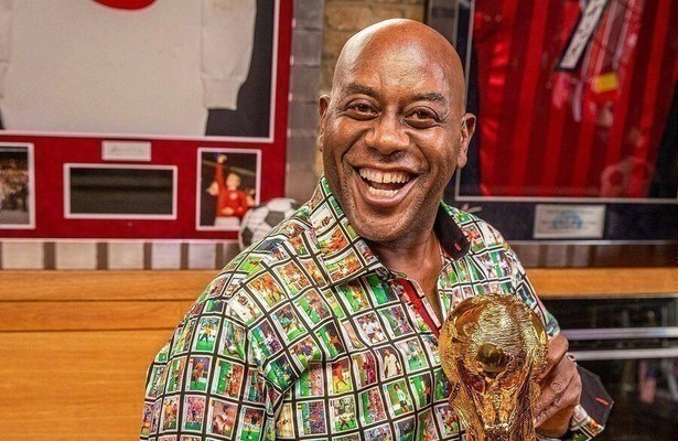 Ainsley Harriott in Ainsley's Football Feasts
