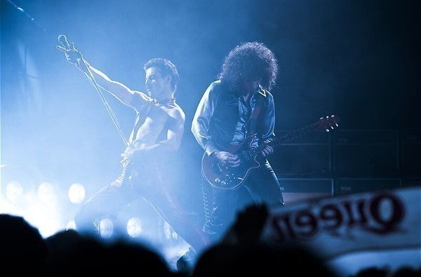 Rami Malek rockt de pan uit