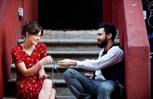 Keira Knightley en Adam Levine in Begin Again
