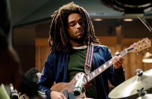 Kingsley Ben-Adir als Bob Marley in Bob Marley: One Love