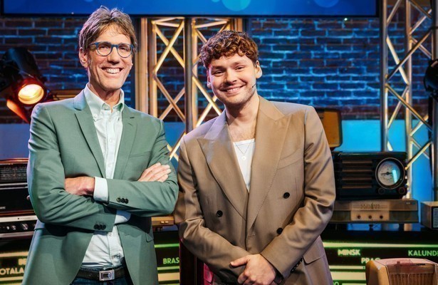 Hans Schiffers en Soy Kroon in De Arbeidsvitaminen Quiz