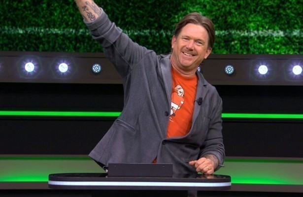 Johnny de Mol voor De WK Kwis