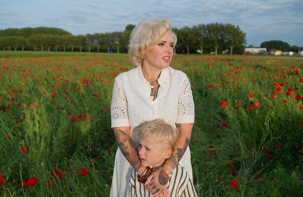 Lisa Bal in Een Huis Vol.