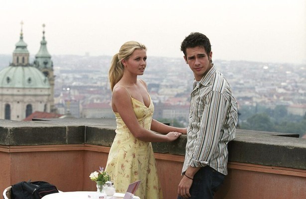 Scott Mechlowicz en Jessica Boehrs in EuroTrip