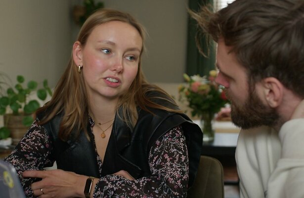 Eva met Tim Hofman in Over Mijn Lijk