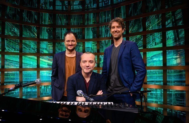 Niels van der Laan, Jeroen Woe en Miguel Wiels voor Even tot Hier