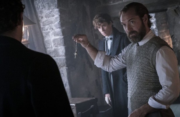 Jude Law en Eddie Redmayne in Fantastic Beasts: The Secrets of Dumbledore