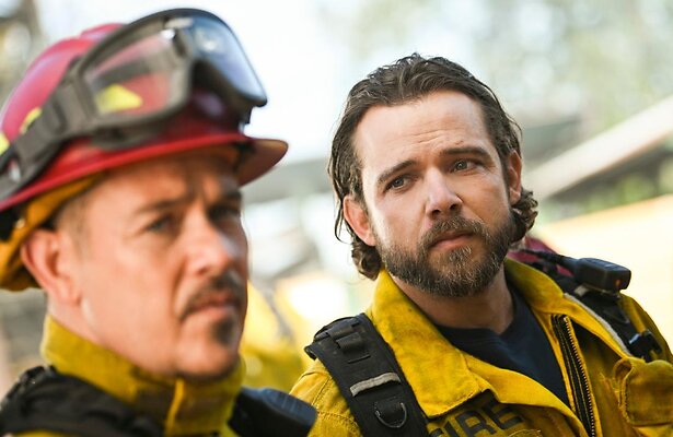 Max Thieriot in Fire Country seizoen 4