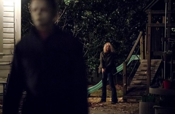 Nick Castle en Jamie Lee Curtis in Halloween