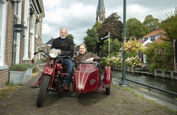 Wim Daniëls en Huub Stapel in Het Dorp