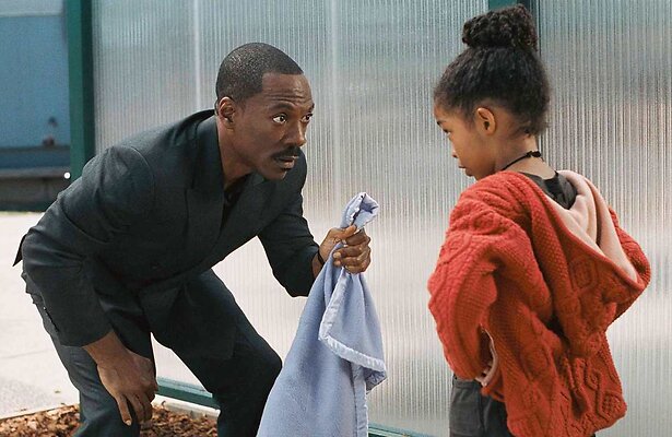 Eddie Murphy en Yara Shahidi in Imagine That