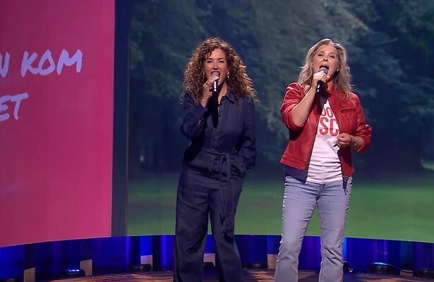 Katja Schuurman en Babette van Veen in Even Tot Hier