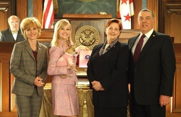 Reese Witherspoon met overige castleden Legally Blonde