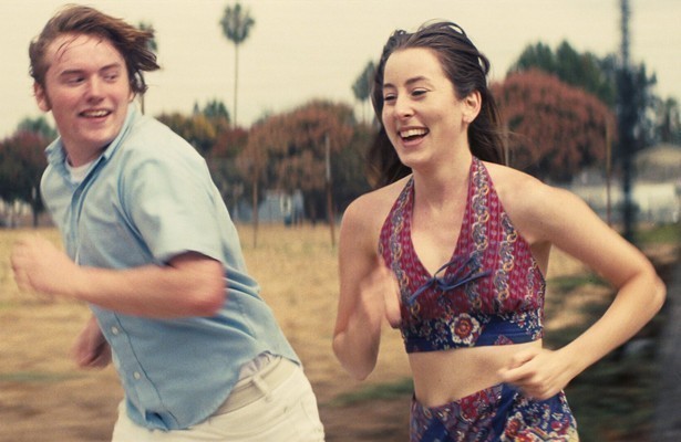 Cooper Hoffman en Alana Haim in Licorice Pizza