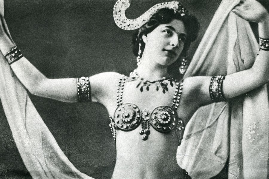 Mata Hari: The Naked Spy