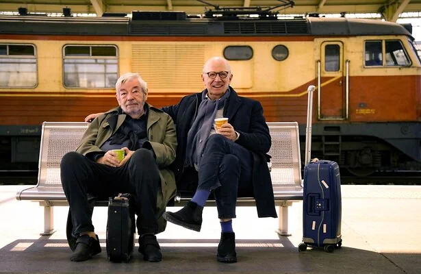 Maarten van Rossem en Philip Freriks voor Maarten & Philip op het Spoor