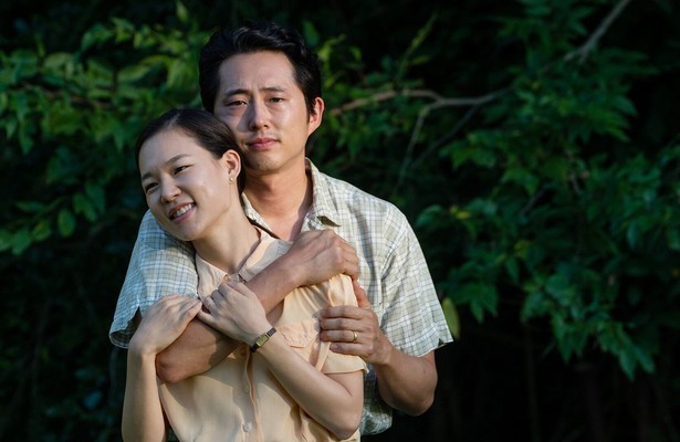 Stefen Yeun als Jacob en Yeri Han als Monica in Minari