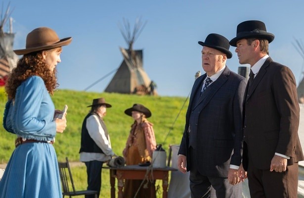 Thomas Craig en Yannick Bisson in Murdoch Mysteries