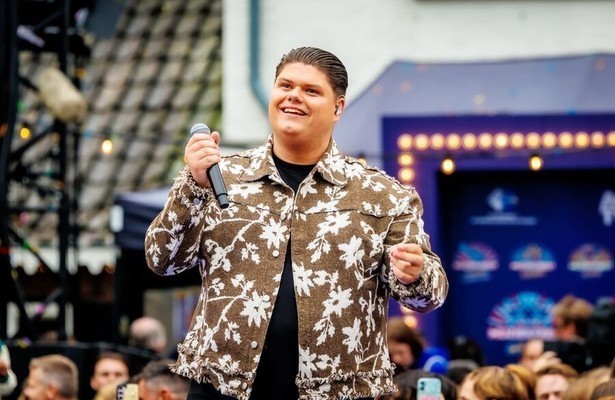 Justen de Wildt tijdens Muziekfeest op het Plein