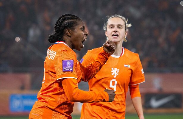 Lineth Beerensteyn en Vivianne Miedema