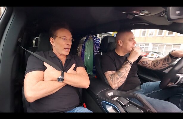 Gerard en zijn vaste chauffeur Mark