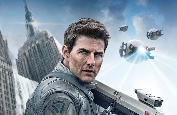Tom Cruise in Oblivion 