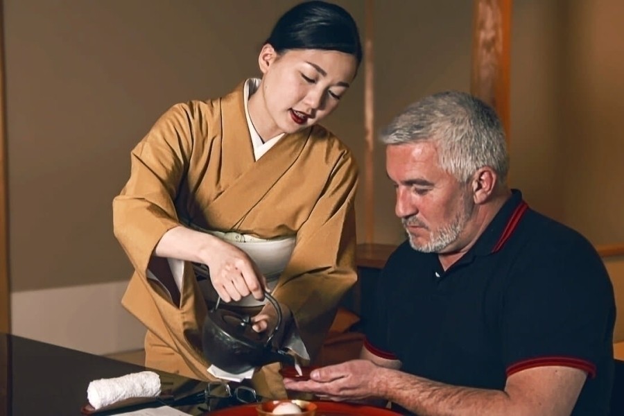 Paul Hollywood Eats Japan