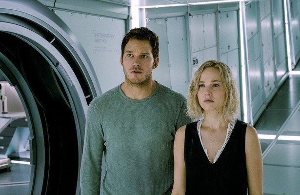 Chris Pratt en Jennifer Lawrence in Passengers