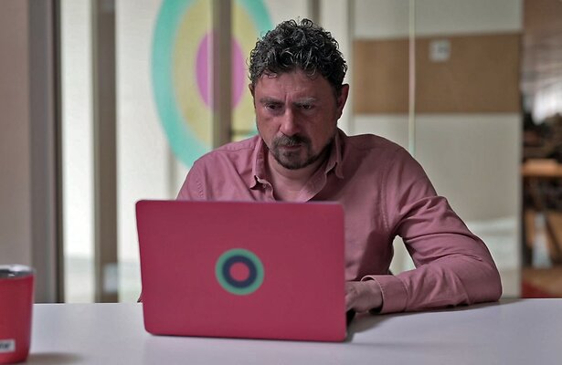 Ersin Kiris voor Pointer