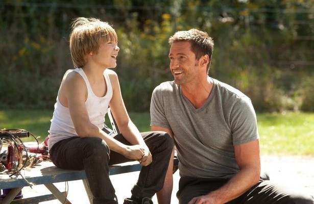 Hugh Jackman en Dakota Goyo in Real Steel